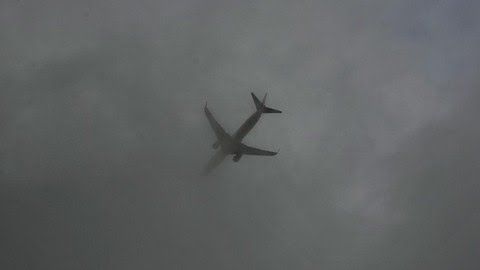 Bawa 3 Penumpang dan 8 Kru, Pesawat ATR 400 Hilang Kontak di Maros