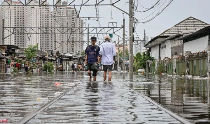 Pemkot Jakut Optimalkan Mesin Pompa untuk Sedot Banjir