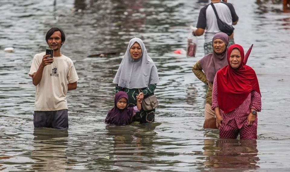 815 Orang Mengungsi Akibat Banjir Bekasi