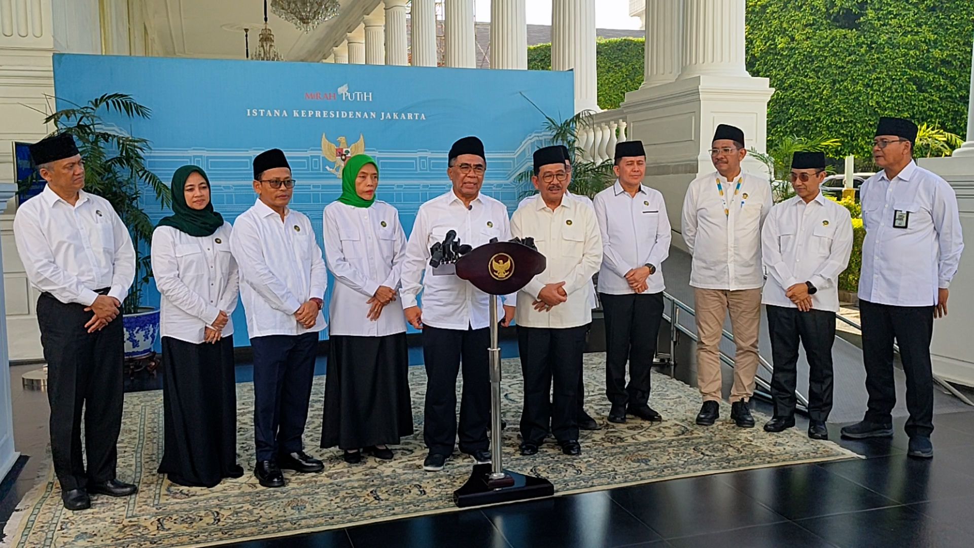 Prabowo dan Anggota Kabinet Bayar Zakat di Istana, Baznas Optimistis Target Rp60 T Tercapai