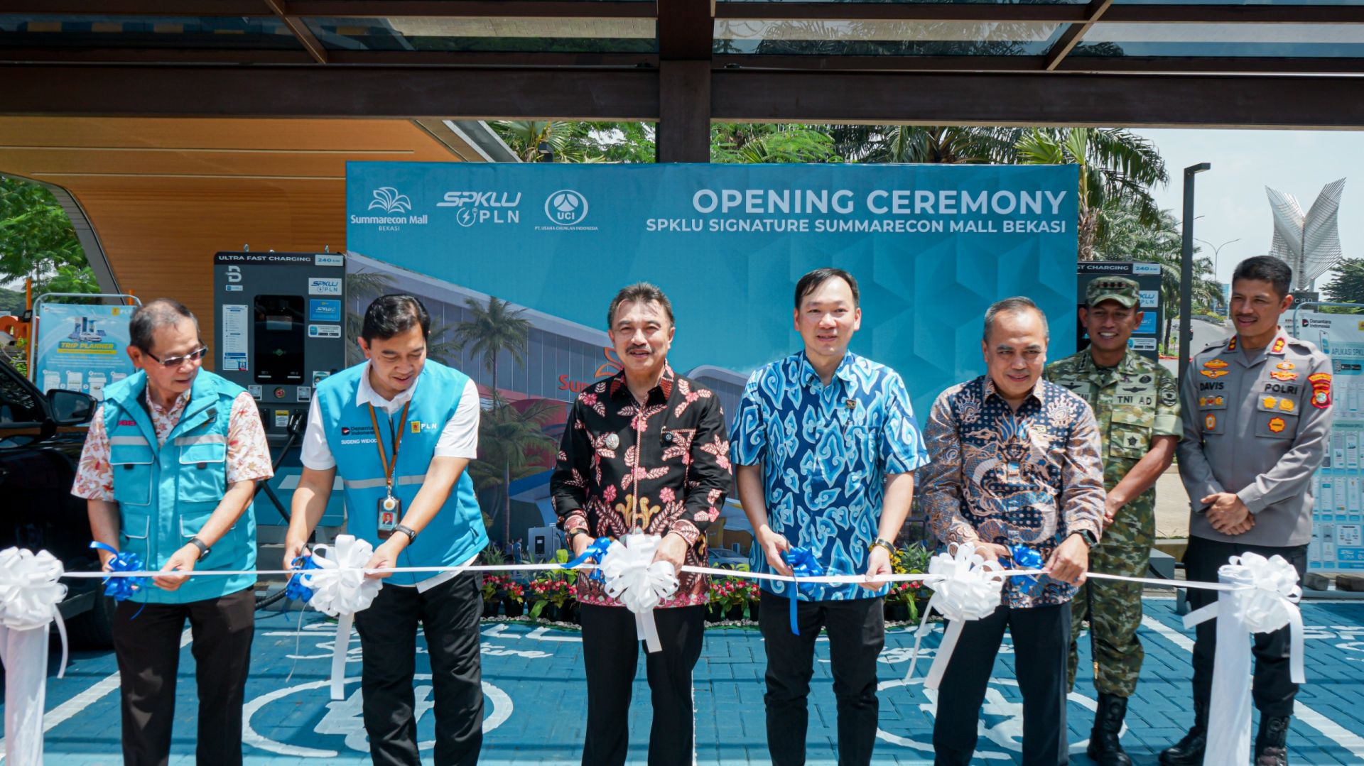 Revolusi Pengisian Daya EV Dimulai dari Bekasi: SPKLU 2,7 MVA Terbesar di Indonesia Resmi Beroperasi