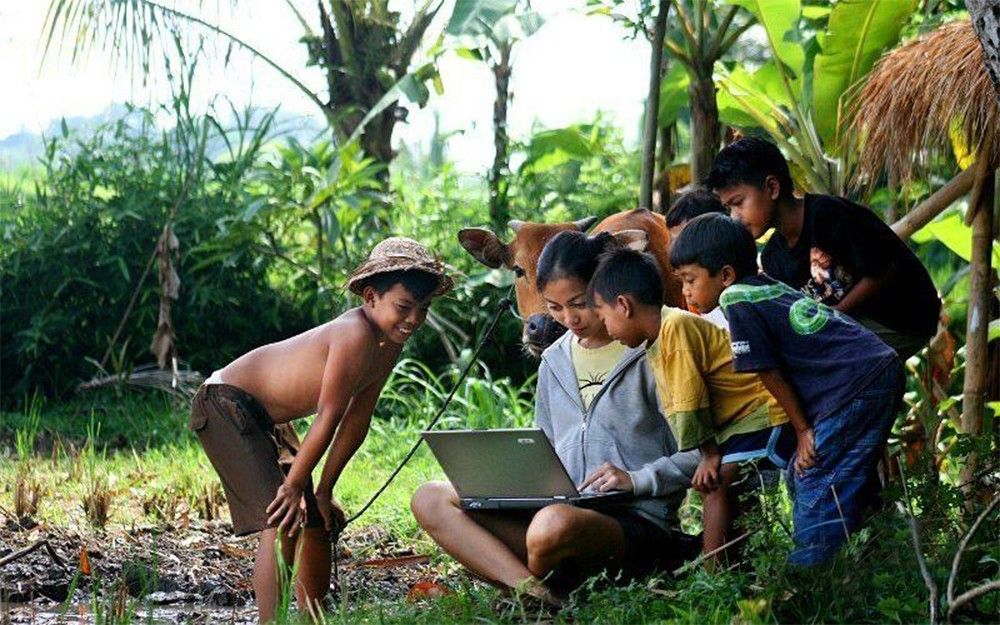 NET1 INDONESIA; Internet Broadband Di Pedesaan