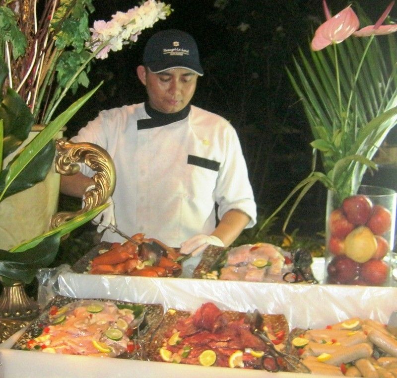 Cicipi Kuliner Dunia Sepanjang Minggu; Di Shangri-La Surabaya