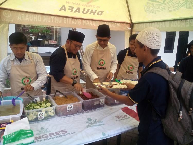 150 Porsi Makanan Gratis Tiap Jumat: Warung Nasi Dhuafa PP Pemuda Muhammadiyah 