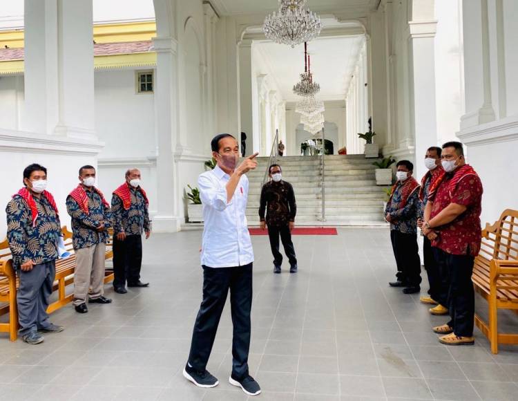 Presiden Jokowi Terima Perwakilan Warga Liang Melas Datas di Istana