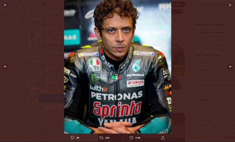 Ikuti Balap Mobil, Valentino Rossi Berpeluang Satu Tim dengan Pembalap Indonesia