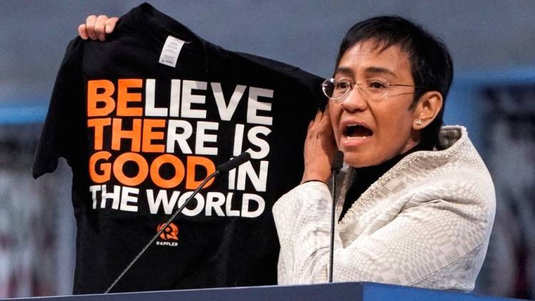 Pemenang Hadiah Nobel Maria Ressa Sebut Media Sosial 'Lumpur Beracun' 
