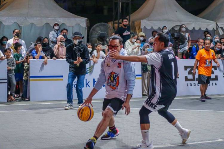 Tanding Basket, Tim Wali Kota Bogor Kalah dari Tim Denny Sumargo