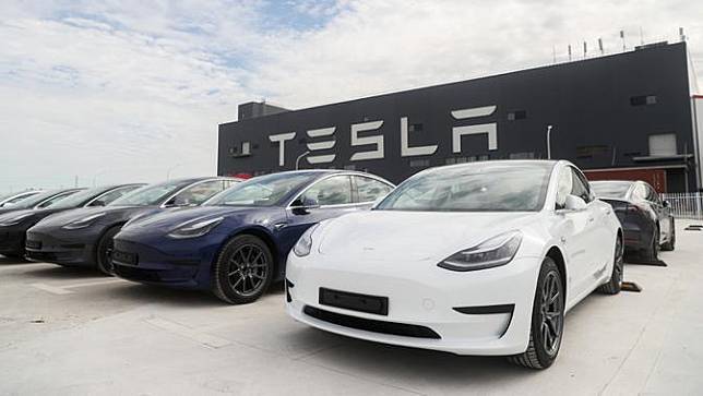 Tesla Buat Komponen Baterai "Katoda" Paling Mahal, di Texas