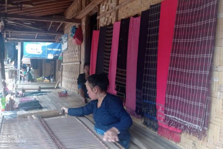 Permintaan Meningkat, Kain Tenun Badui Kembali Diproduksi