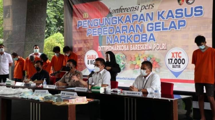 Bareskrim ungkap Jaringan Narkoba di Surabaya, Amankan 17 Ribu Pil Ekstasi dari Pelaku