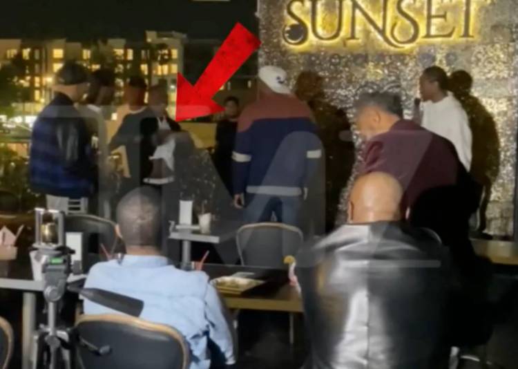 Terekam Video: Reaksi Mike Tyson saat Diancam Pria Bersenjata