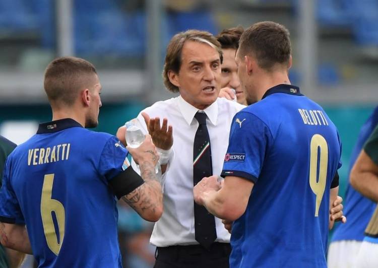 Gagal Bawa Italia ke Piala Dunia 20022, Roberto Mancini Diincar Dua Klub Raksasa Eropa