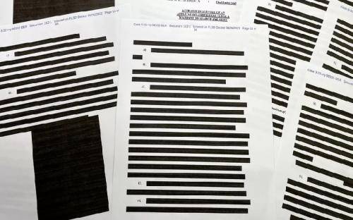 FBI Sita 184 Dokumen Rahasia dalam Penggerebekan Rumah Mewah Donald Trump