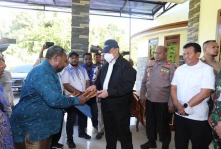 KPK Periksa Lukas Enembe di Jayapura
