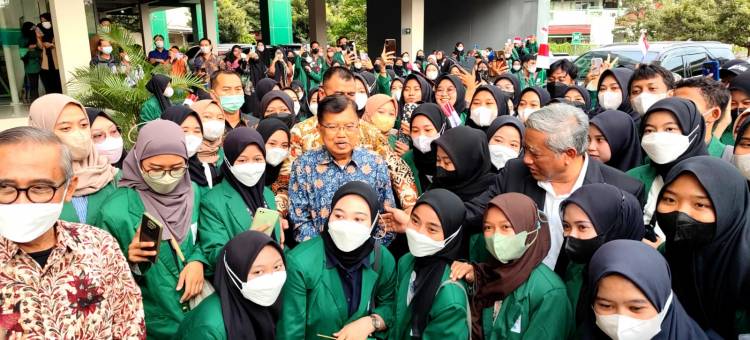 Jusuf Kalla: Pernah Rugi Hingga Jutaan Dollar, Karena Tidak Percaya Teknologi HP Akan Hadir