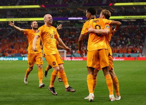 Timnas Belanda Menang Dramatis 2-0 atas Senegal