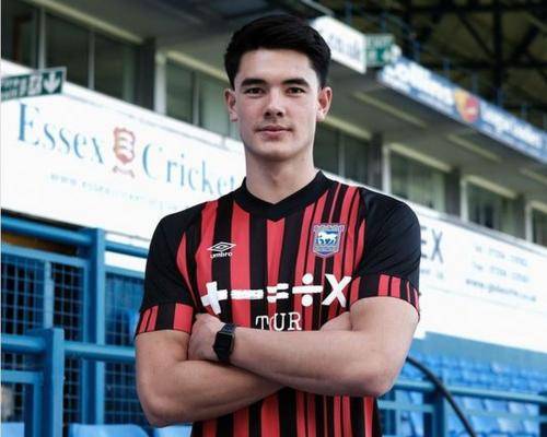 Elkan Baggott Resmi Dipinjamkan Ipswich Town ke klub Cheltenham Town FC 