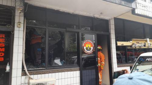 Ruang Humas Polsek Bekasi Kota Terbakar