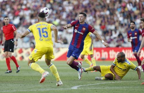 Barcelona Menang 2-0 atas Cadiz