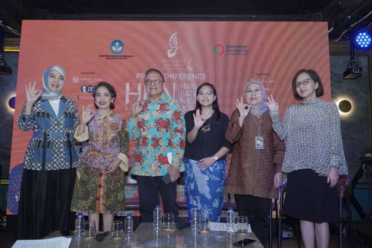 Yayasan Batik Indonesia Merayakan Hari Batik Nasional dengan Berbagai Kegiatan Menarik