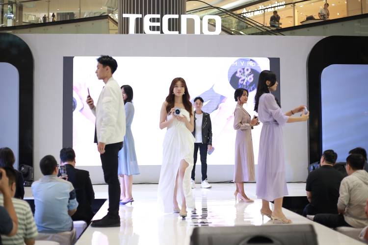 TECNO Resmi luncurkan & Buka Penjualan Smartphone Flagship Terbaru TECNO PHANTOM V Flip 5G