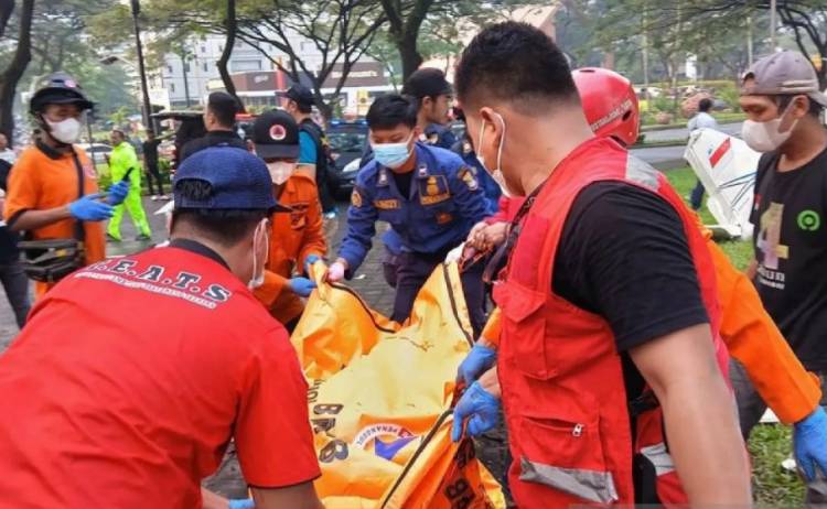 Pesawat Latih Jatuh di BSD Serpong, Korban 3 Orang Meninggal Dunia