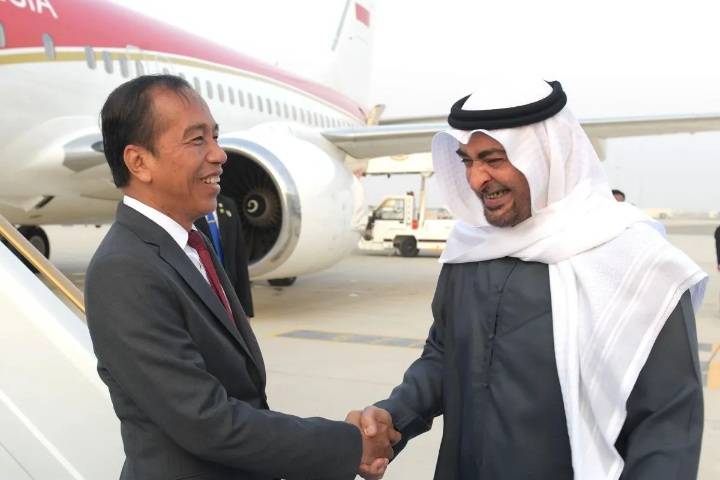 Presiden Jokowi Disambut Presiden Persatuan Emirat Arab Mohammed bin Zayed Al Nahyan