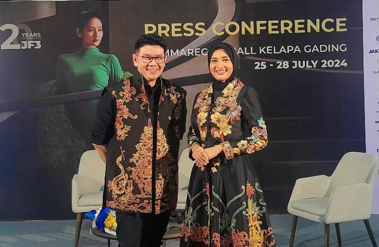 Bersama Provinsi Kalteng, Danny Satriadi Tampilkan 25 Koleksi Batik yang Unik dan Elegant