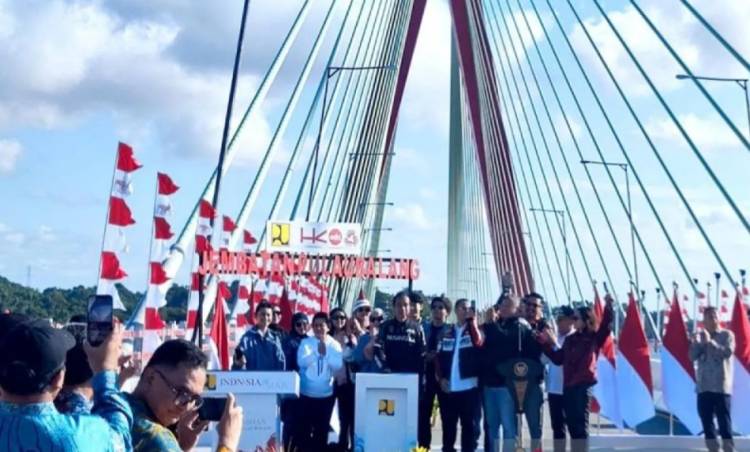 Presiden Jokowi Resmikan Jembatan Pendukung Infrastruktur  IKN