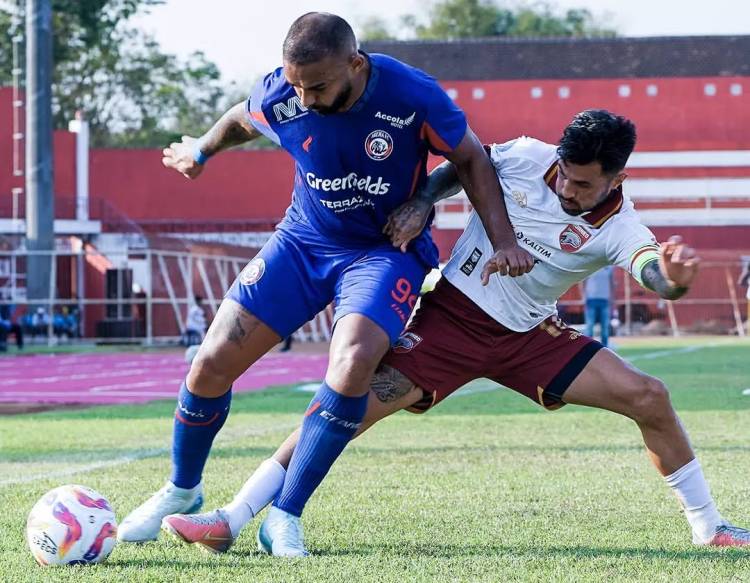 Ditegur LIB, Arema FC Komitmen Perbaiki Lapangan Stadion Soepriadi Kota Blitar