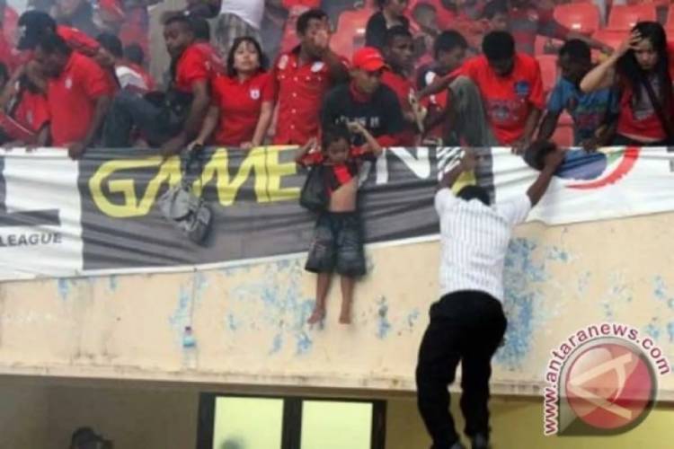 56 Orang Meninggal akibat Bentrok Suporter Sepak Bola di Guinea