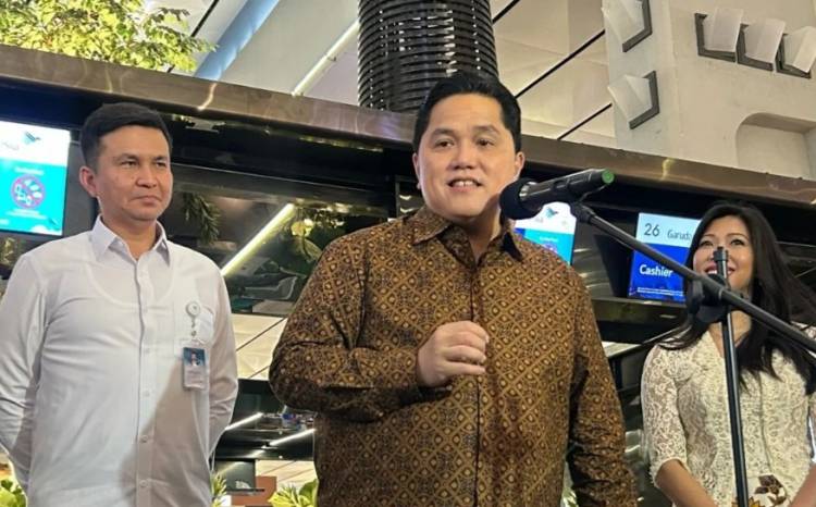 Menteri BUMN Erick Thohir Pastikan Penurunan Harga Tiket Pesawat telah Terealisasi Sesuai Intruksi Presiden Prabowo