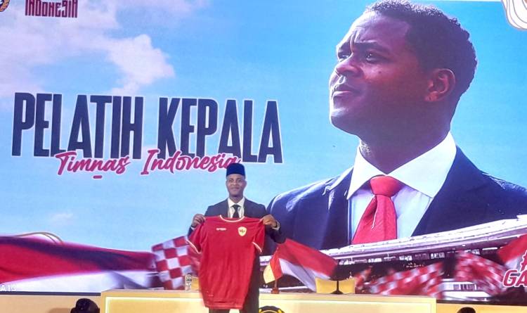 Metamorfosis  Indonesia: Skema dan "Total Football" Kluivert