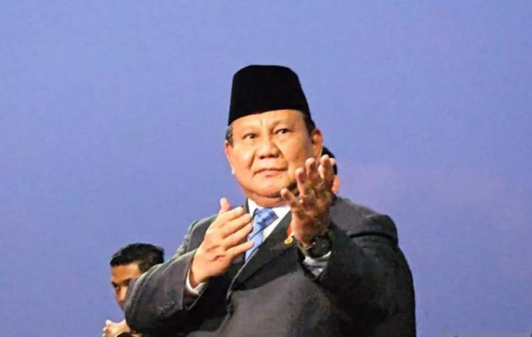 Pose Silat Presiden Prabowo kepada Wartawan Isyaratkan Puas Hasil Kerja Sama di Bidang Pertahanan dengan Turki