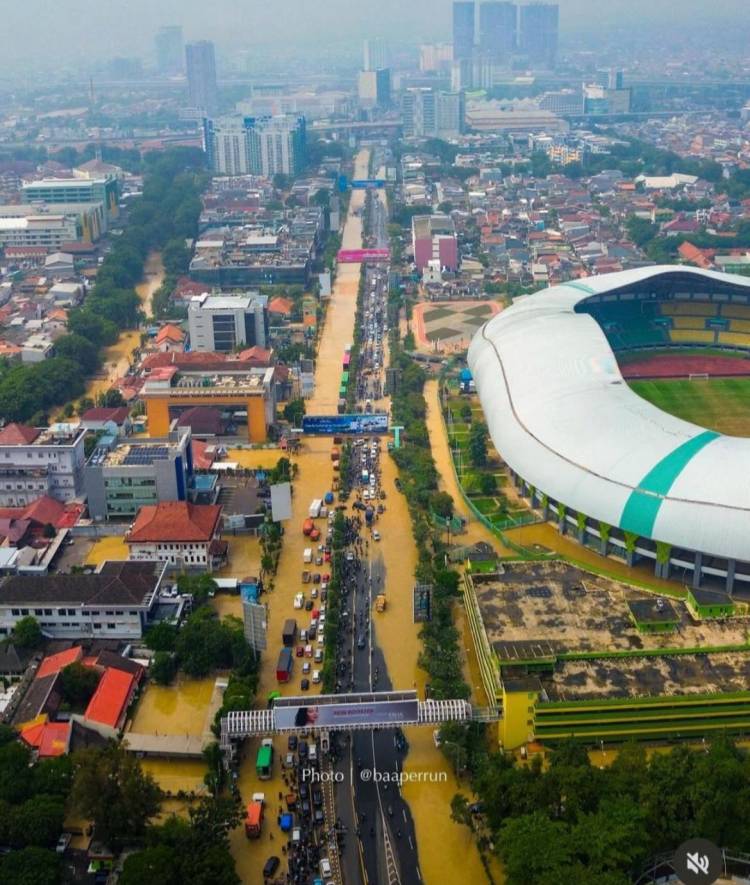 Bekasi Banjir: Laga Persija vs PSIS Semarang Resmi Ditunda