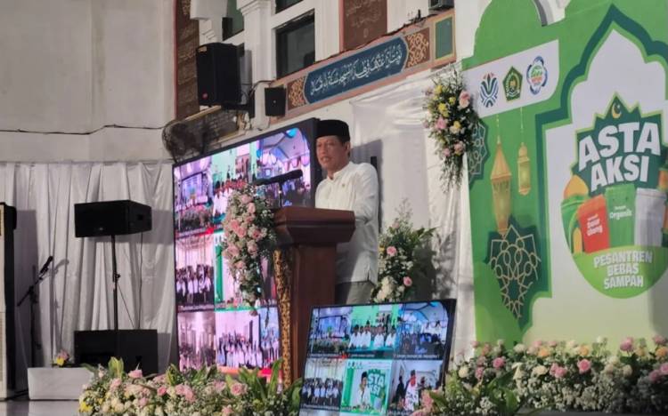 Menteri LH Dorong Pesantren di Indonesia Kelola Sampah dengan Benar