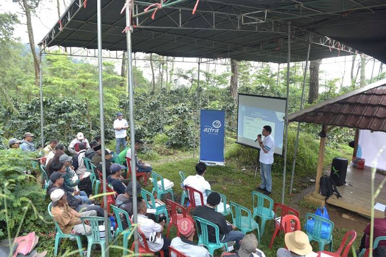 Wujudkan Desa Inklusif,  Asuransi Astra Berikan Literasi Keuangan di Desa Sukawangi Bogor