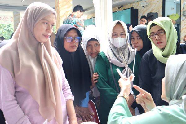 Teknologi Pengambilan Sampel HPV-DNA Secara Mandiri, Perkuat Upaya Perluasan Skrining Kanker Serviks di Indonesia 