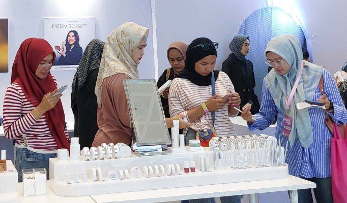 Bijak Memilih dan Mencermati Produk Kosmetik di Era Digital