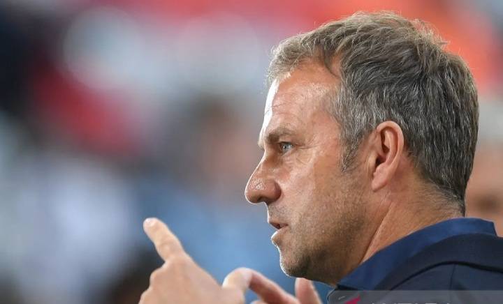 Pelatih Hansi Flick Perpanjang kontrak di Barcelona hingga 2027
