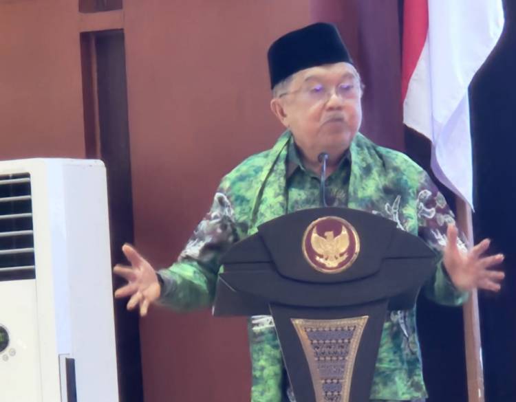 Pelantikan Pengurus Wilayah DMI Kalsel 2025–2030, Jusuf Kalla: Masjid Harus Jadi Pusat Peradaban
