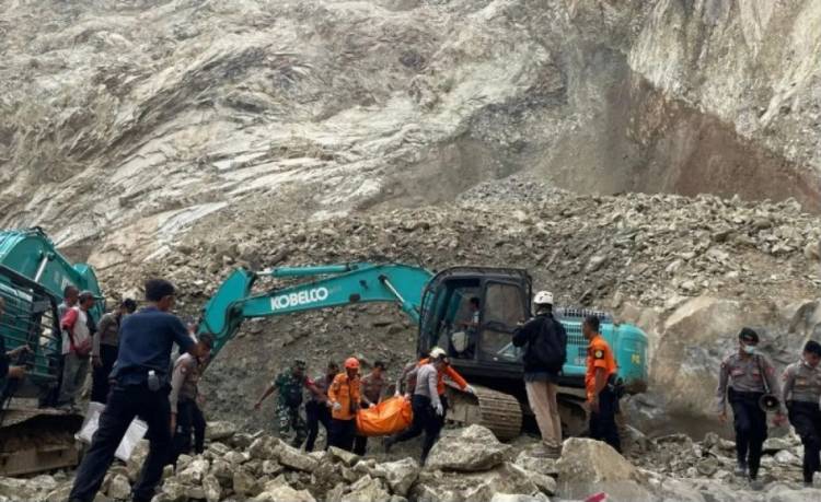 Korban Tambang Longsor di Cirebon Jadi 17 Orang