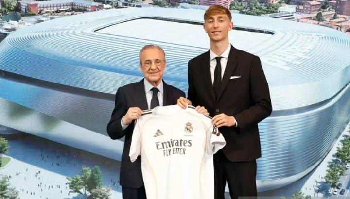 Real Madrid Resmi Perkenalkan Rekrutan Terbaru,  Bek Tengah Dean Huijsen