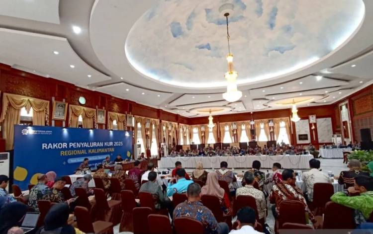 Menteri UMKM Maman Abdrurrahman Evaluasi Penyaluran KUR 2025 se-Kalimantan