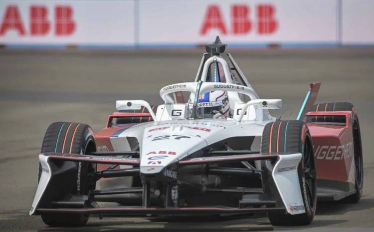 Pembalap Tim Andretti, Jake Dennis Rebut Pole Position Putaran ke-12 Kejuaraan Dunia Formula E musim 2024/2025 di JIEC Ancol 