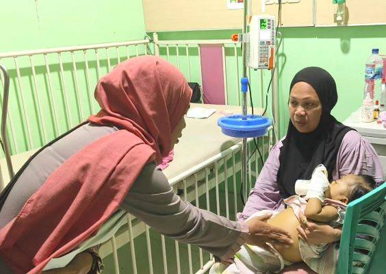 FJPI Cabang Papua Barat Daya Serahkan Donasi untuk Naura, Balita 14 Bulan Penderita Atresia Bilier