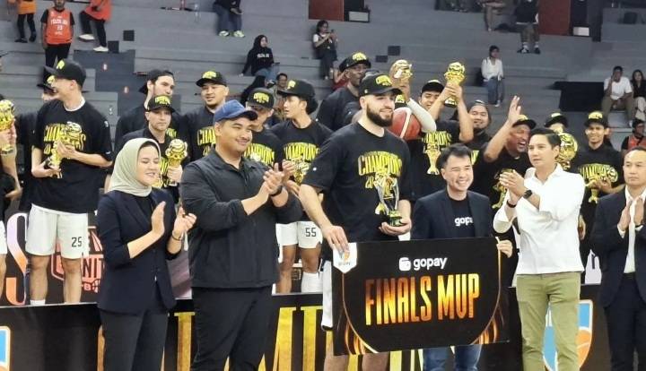 Joshua Ibarra  Raih MVP Final IBL 2025