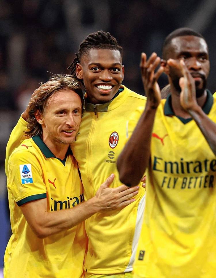 AC Milan Puncaki Klasemen Serie A