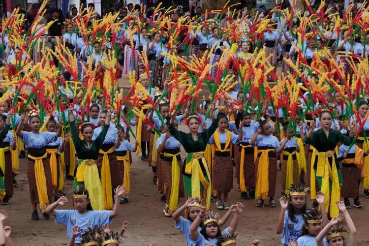 Bawakan "Tari Bhinneka", Sebanyak 1.117 Penari Sanggar Ayodya Pala Pecahkan Rekor MURI